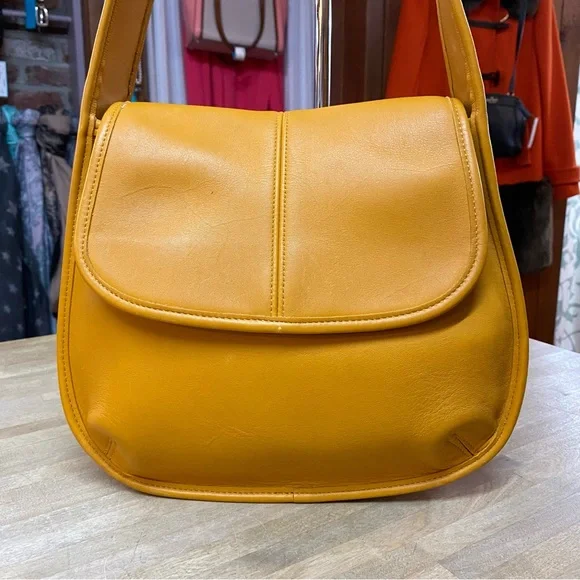 バッグ Old Coach Ergo flap Shoulder Bag yellow Coach | Bags | Coach Rare Vintage Ergo Flap Shoulder Bag Golden